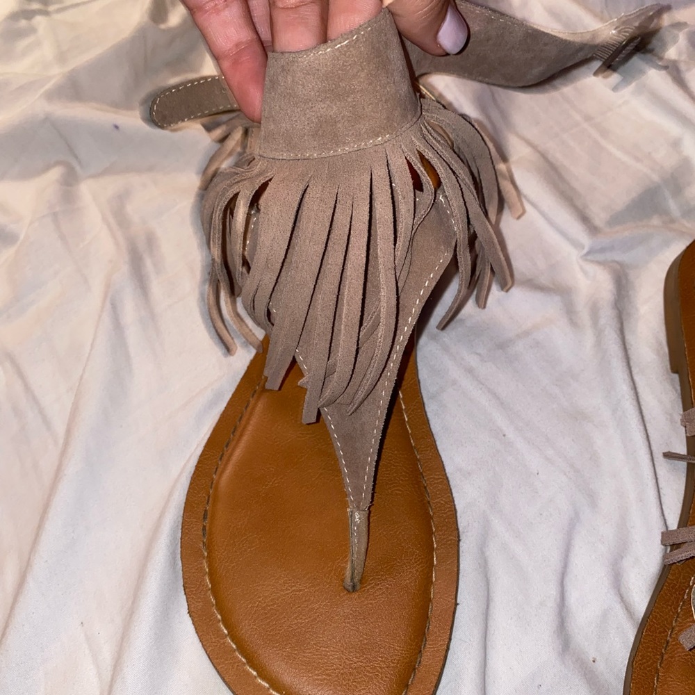 Restricted sandals